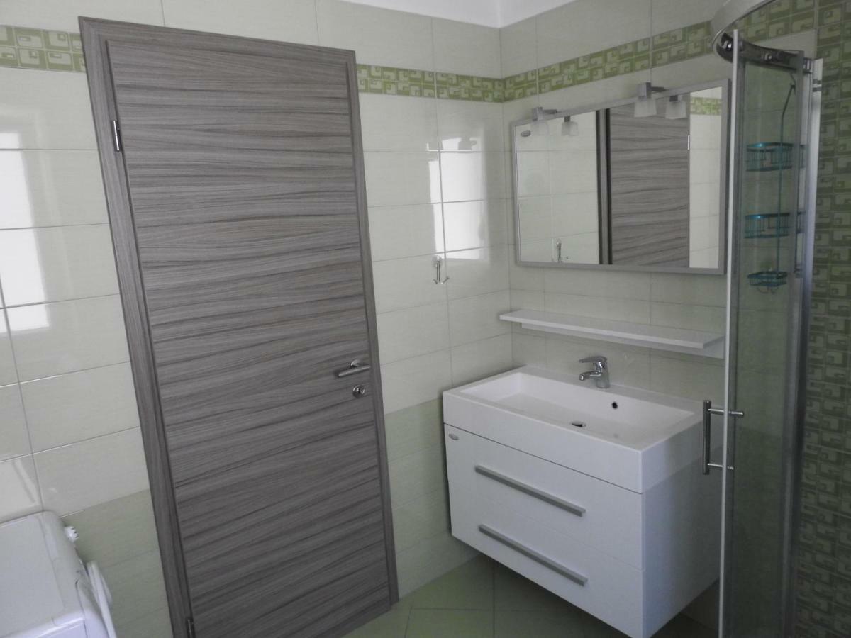 Pocitniska Hisa ξενώνας Dobravlje Εξωτερικό φωτογραφία